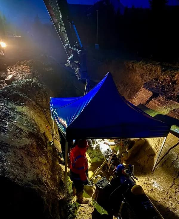 Nocne prace spawalnicze wykop weld gaz